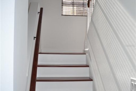 Townhouse in Palm Harbor, Florida 2 bedrooms, 157.93 sq.m. № 2378011 - photo 23