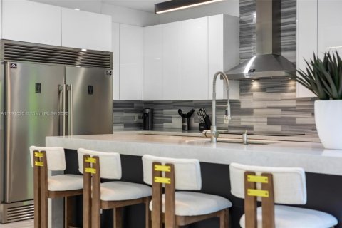 Casa en alquiler en Miami, Florida, 5 dormitorios, 417.69 m2 № 2021507 - foto 22