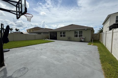 House in Sanford, Florida 3 bedrooms, 157.66 sq.m. № 2420028 - photo 17