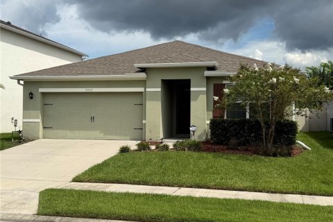 House in Sanford, Florida 3 bedrooms, 157.66 sq.m. № 2420028