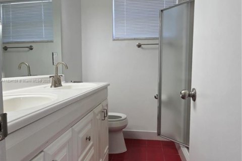 House in Hollywood, Florida 4 bedrooms, 228.91 sq.m. № 1842718 - photo 26