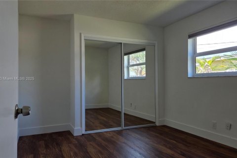 House in Hollywood, Florida 4 bedrooms, 228.91 sq.m. № 1842718 - photo 23
