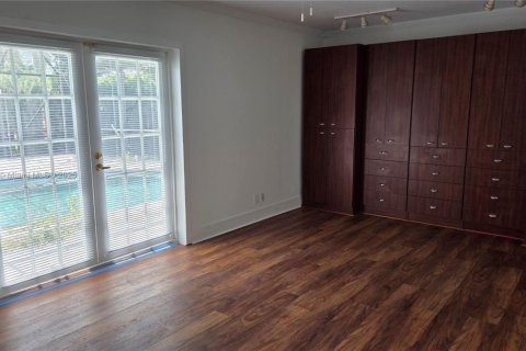 House in Hollywood, Florida 4 bedrooms, 228.91 sq.m. № 1842718 - photo 7