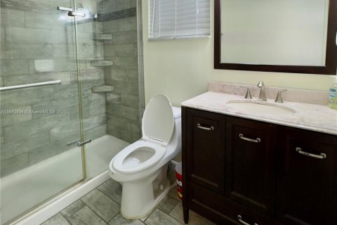 Condo in Hollywood, Florida, 1 bedroom  № 1839159 - photo 5