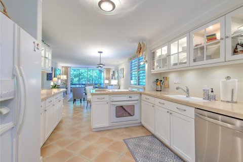 Condo in Longboat Key, Florida, 2 bedrooms № 657104 - photo 14