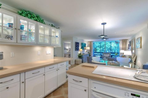 Condo in Longboat Key, Florida, 2 bedrooms № 657104 - photo 15