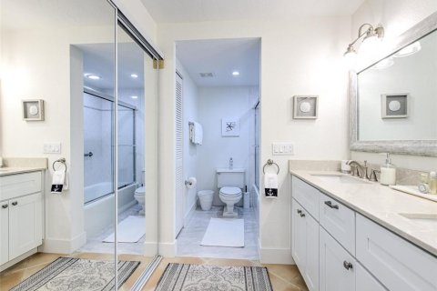 Condo in Longboat Key, Florida, 2 bedrooms № 657104 - photo 30