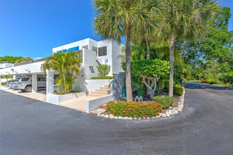Condo in Longboat Key, Florida, 2 bedrooms № 657104 - photo 1