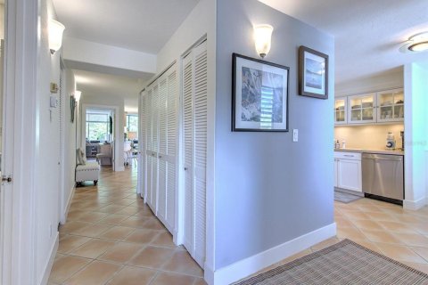 Condo in Longboat Key, Florida, 2 bedrooms № 657104 - photo 9