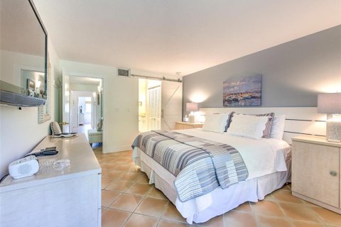 Condo in Longboat Key, Florida, 2 bedrooms № 657104 - photo 24