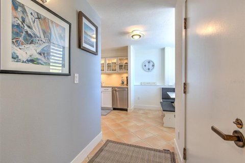 Condo in Longboat Key, Florida, 2 bedrooms № 657104 - photo 10