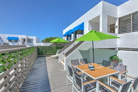 Condo in Longboat Key, Florida, 2 bedrooms № 657104 - photo 3