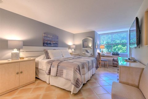 Condo in Longboat Key, Florida, 2 bedrooms № 657104 - photo 23