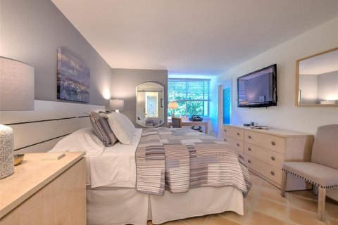 Condo in Longboat Key, Florida, 2 bedrooms № 657104 - photo 26