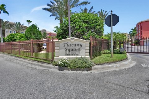Condo in New Smyrna Beach, Florida, 3 bedrooms  № 1806784 - photo 1