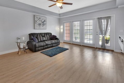 Condo in New Smyrna Beach, Florida, 3 bedrooms  № 1806784 - photo 9