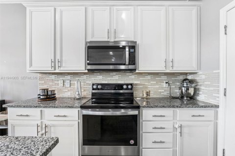 Touwnhouse à vendre à Hollywood, Floride: 3 chambres, 164.25 m2 № 2001962 - photo 22