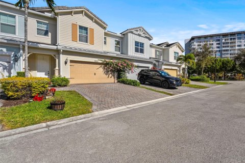 Touwnhouse à vendre à Hollywood, Floride: 3 chambres, 164.25 m2 № 2001962 - photo 2