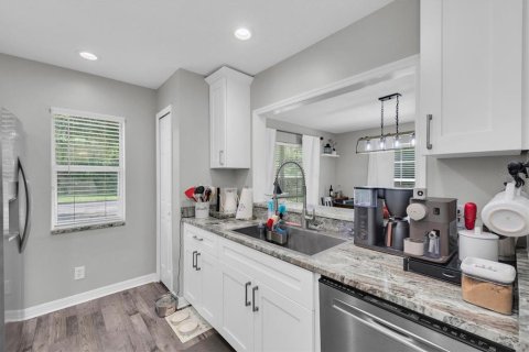 Touwnhouse à vendre à Tampa, Floride: 3 chambres, 130.81 m2 № 2364249 - photo 13