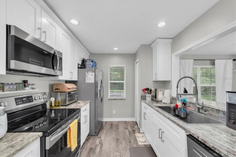 Touwnhouse à vendre à Tampa, Floride: 3 chambres, 130.81 m2 № 2364249 - photo 12