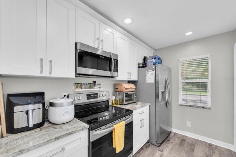 Touwnhouse à vendre à Tampa, Floride: 3 chambres, 130.81 m2 № 2364249 - photo 11
