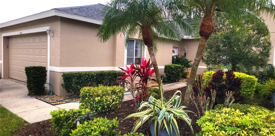 House in Bradenton, Florida 2 bedrooms, 153.85 sq.m. № 1735297