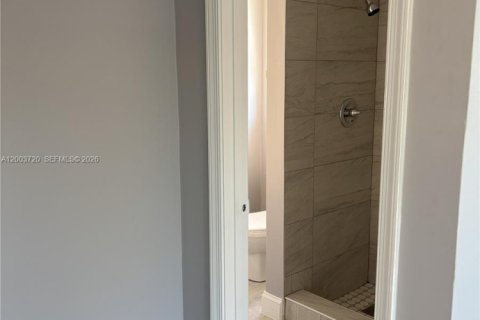 House in Coral Springs, Florida 3 bedrooms, 298.96 sq.m. № 2069188 - photo 5