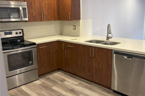 House in Coral Springs, Florida 3 bedrooms, 298.96 sq.m. № 2069188 - photo 11