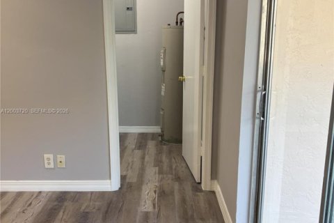 House in Coral Springs, Florida 3 bedrooms, 298.96 sq.m. № 2069188 - photo 21