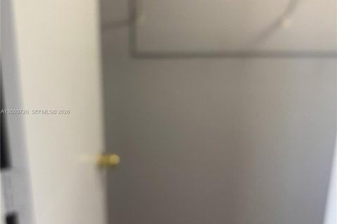 House in Coral Springs, Florida 3 bedrooms, 298.96 sq.m. № 2069188 - photo 9