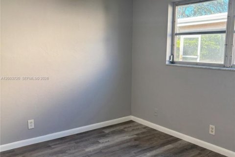 House in Coral Springs, Florida 3 bedrooms, 298.96 sq.m. № 2069188 - photo 19