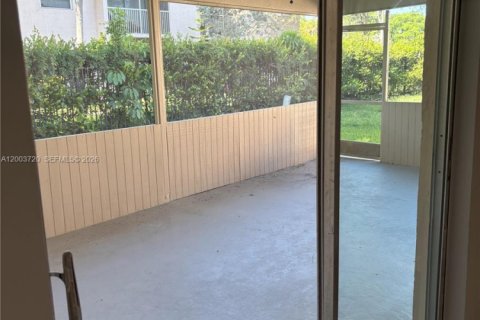 House in Coral Springs, Florida 3 bedrooms, 298.96 sq.m. № 2069188 - photo 23