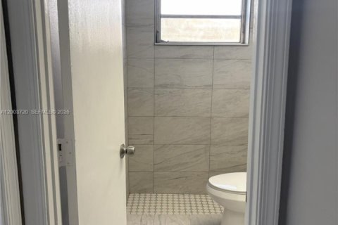 House in Coral Springs, Florida 3 bedrooms, 298.96 sq.m. № 2069188 - photo 16