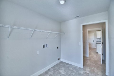 House in Auburndale, Florida 4 bedrooms, 278.71 sq.m. № 1285799 - photo 25