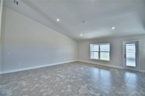 House in Auburndale, Florida 4 bedrooms, 278.71 sq.m. № 1285799 - photo 11