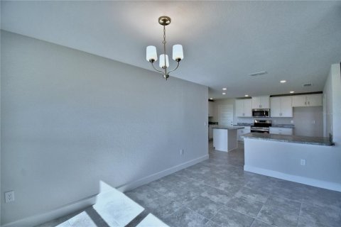House in Auburndale, Florida 4 bedrooms, 278.71 sq.m. № 1285799 - photo 15
