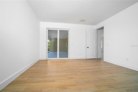 House in Port Charlotte, Florida 4 bedrooms, 167.22 sq.m. № 709922 - photo 29