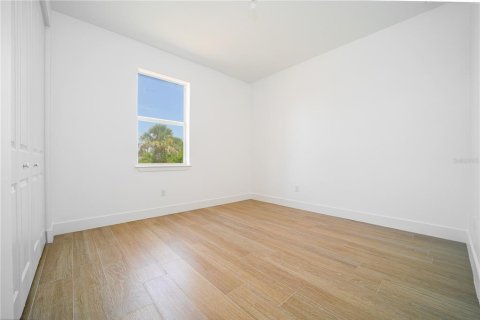 House in Port Charlotte, Florida 4 bedrooms, 167.22 sq.m. № 709922 - photo 26