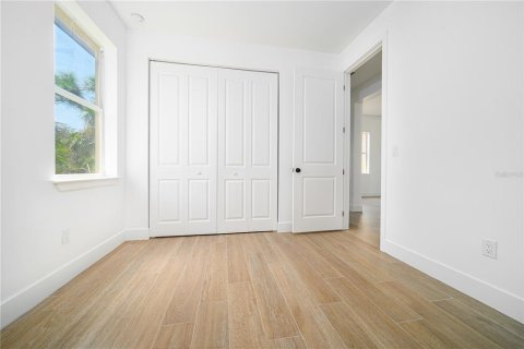 House in Port Charlotte, Florida 4 bedrooms, 167.22 sq.m. № 709922 - photo 23