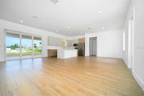 House in Port Charlotte, Florida 4 bedrooms, 167.22 sq.m. № 709922 - photo 14