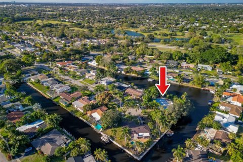 Дом в Плантация, Флорида 3 спальни, 193.79м2 № 2006617