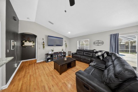 House in Port St. Lucie, Florida 3 bedrooms, 180.23 sq.m. № 2178637 - photo 9