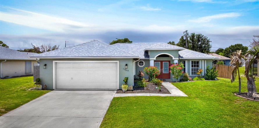 House in Port St. Lucie, Florida 3 bedrooms, 180.23 sq.m. № 2178637