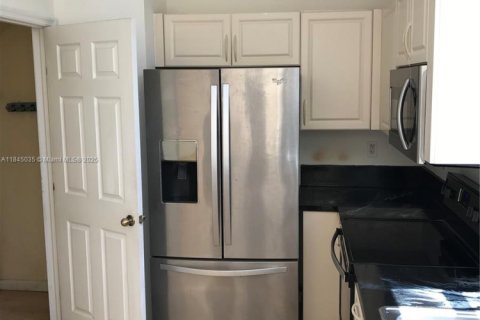 Townhouse in Homestead, Florida 2 bedrooms, 110.55 sq.m. № 1840911 - photo 15