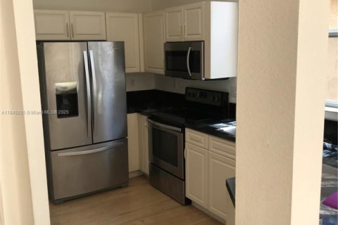Townhouse in Homestead, Florida 2 bedrooms, 110.55 sq.m. № 1840911 - photo 13