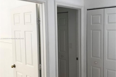 Townhouse in Homestead, Florida 2 bedrooms, 110.55 sq.m. № 1840911 - photo 26