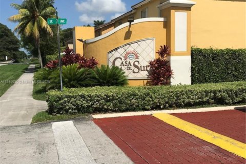 Townhouse in Homestead, Florida 2 bedrooms, 110.55 sq.m. № 1840911 - photo 1