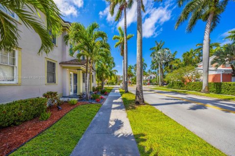 Propiedad comercial en venta en Hollywood, Florida № 1696489 - foto 4
