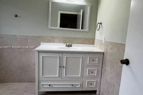 Снять в аренду виллу или дом в Майами, Флорида 4 спальни, 205.59м2, № 1956412 - фото 14
