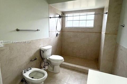 Снять в аренду виллу или дом в Майами, Флорида 4 спальни, 205.59м2, № 1956412 - фото 13